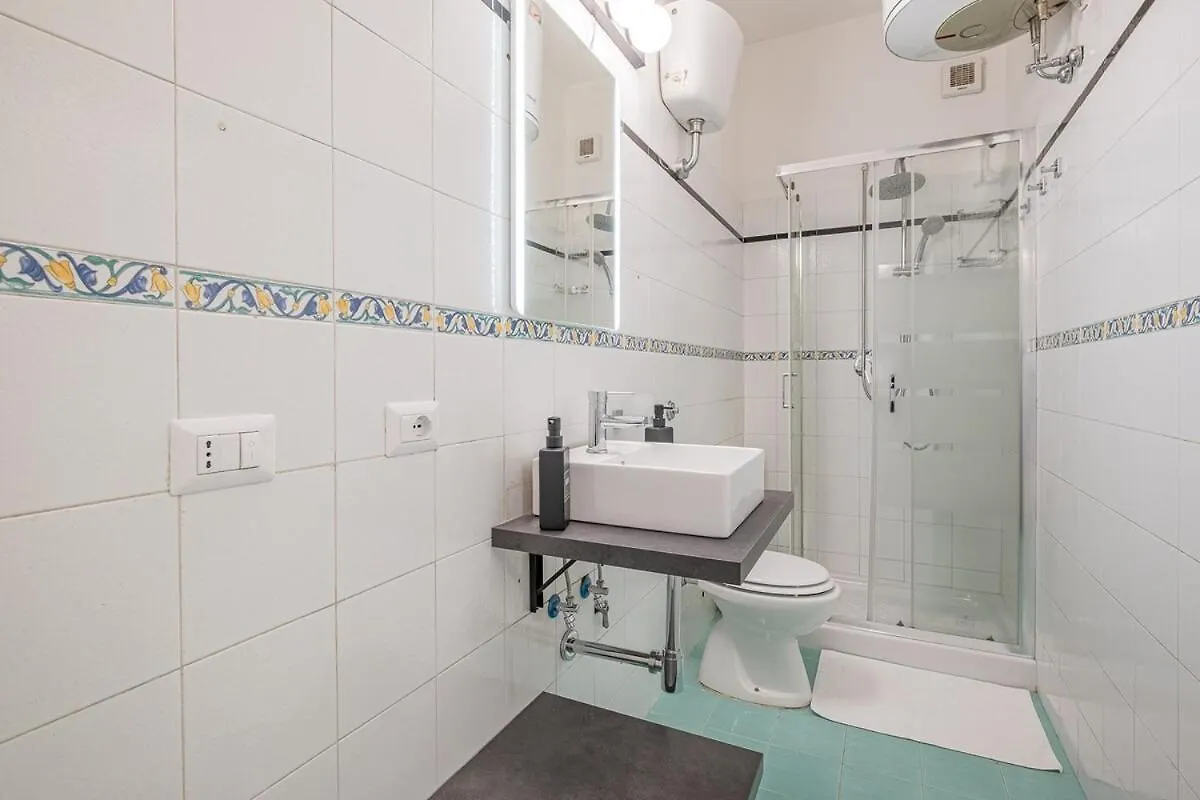 Cozy Chic House Roma Apartment Italy